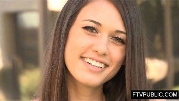 Former Super Model Tiffany Thompson Naked in Public Campus - xxxfiles.com on freevids.org