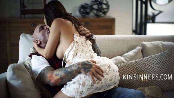 Hot MILF Cheats On Husband With Stepbrother - Nicole Doshi & Derrick Pierce - porntry.com on freevids.org