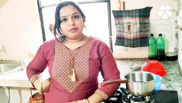 Desi Indian Aunty Fucks Neighbor Boy in Kitchen - Hardcore Homemade Sex - xxxfiles.com - India on freevids.org