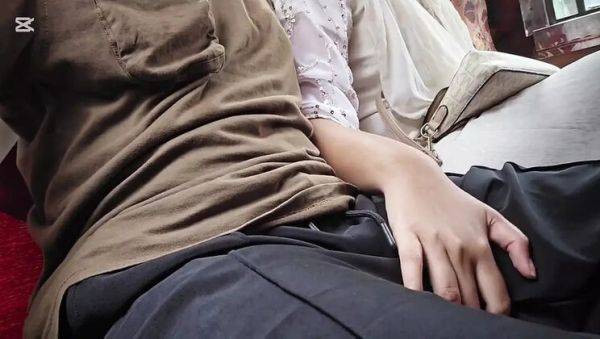 Indian Teen Stepsister Gives Handjob on Bus - Hotfuck20 - xxxfiles.com - India on freevids.org