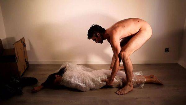 Hot Spanish Amateur Magia Rosa Unwraps Her Perfect Body in Special Delivery Sex - veryfreeporn.com - Spain on freevids.org