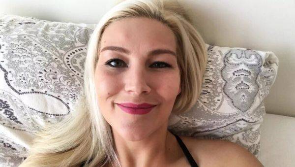 Horny German MILF Explosive Squirting Orgasm with Big Dildo - Amateur Homemade 4K - porntry.com - Germany on freevids.org