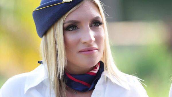 Hot Stewardesses Fuck Passenger in Threesome - Amateur MILF Action - veryfreeporn.com on freevids.org