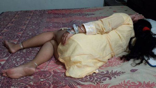 Desi Indian Sister-in-Law Spreads Legs Naked to Seduce - QueenbeautyQB - xxxfiles.com - India on freevids.org