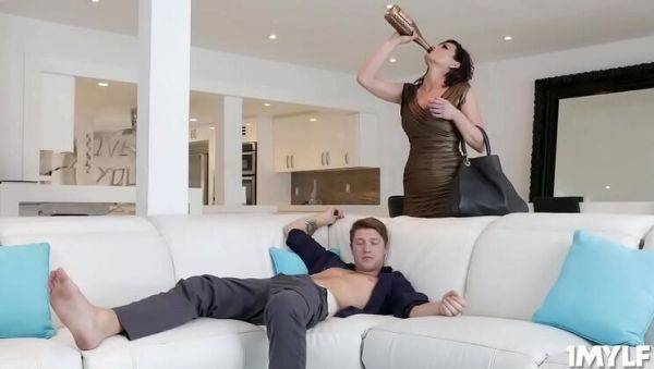 Horny MILF Becky Bandini rides Oliver Fynns big cock hard - veryfreeporn.com on freevids.org