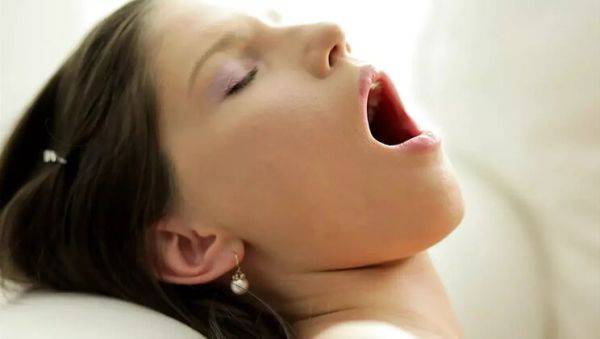 Hot Lesbian Fingering & Cunnilingus - Cloee Trinity in Sexy Intimacy Ep 4 - porntry.com on freevids.org