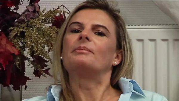 Horny French MILF Takes Double Penetration & Big Facials - porntry.com - France on freevids.org