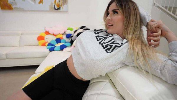 Sexy Blonde MILF Marica Chanelle Gives Amazing Footjob With Pretty Toes - veryfreeporn.com on freevids.org