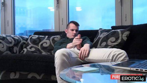 Amber Deen Screams in Pleasure as Sam Bourne Pounds Her Hard - Big Tits & Cumshot - veryfreeporn.com on freevids.org