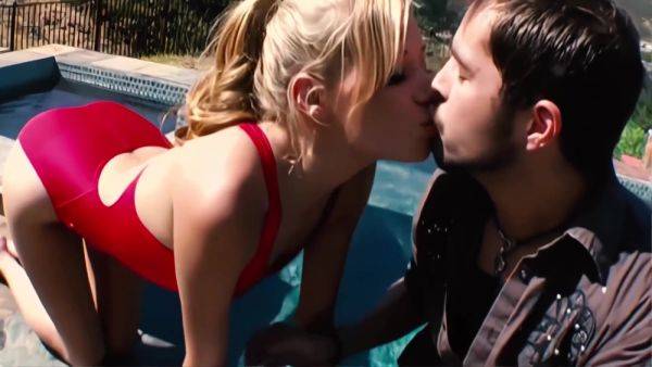 Nicole Ray In Is On Babewatch - upornia.com on freevids.org