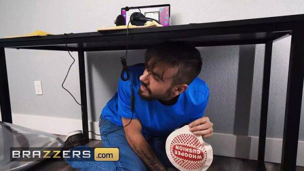 Brazzers - Hot College Girl Elsie Gets Her Tight Pussy Licked and Fucked by Stepbro - porntry.com on freevids.org