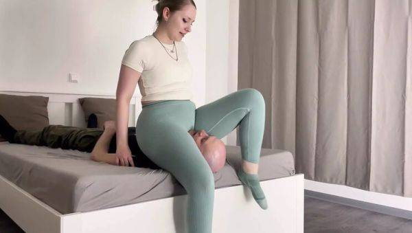 Blonde PAWG Lizzy Crush Dominates with Her Thighs in HD Femdom - veryfreeporn.com - Germany on freevids.org