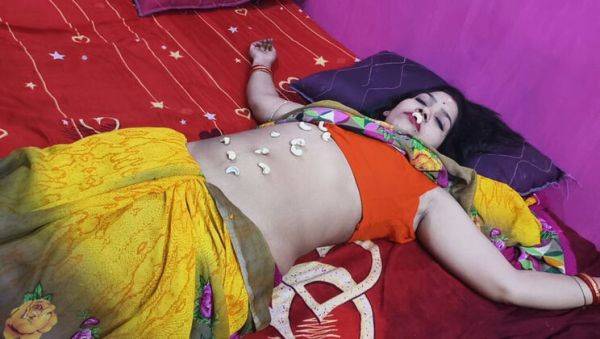 Bengali Couple Hot Sex - Sona Bhabhi Big Boobs & Kissing Scene - Desi Aunty Fuck - porntry.com - India on freevids.org