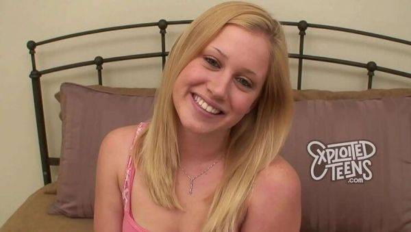 Hot Blonde Teen Chloe X Sucks Big Cock - Amateur POV Blowjob - xxxfiles.com on freevids.org