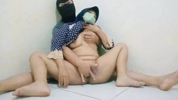Hot Indonesian Maid Fucks Hard Until Cumshot on Stomach - Homemade Hijab Sex - xxxfiles.com - Indonesia on freevids.org