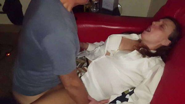 Amateur MILF Agness Gets Creampied While Cuck Hubby Watches - Homemade Threesome - xxxfiles.com on freevids.org