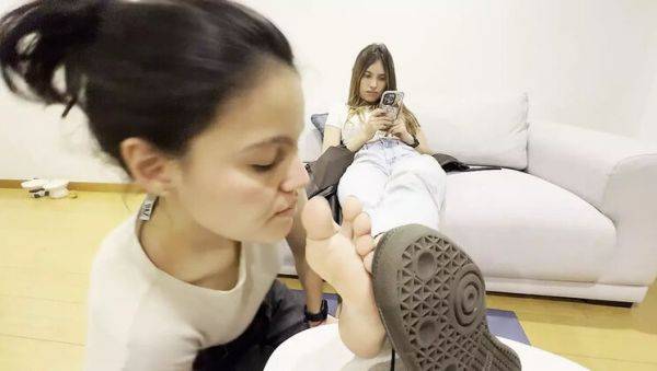 Hot Latina Lesbians Give Each Other Sensual Foot Massage & Orgasm - veryfreeporn.com - Colombia on freevids.org