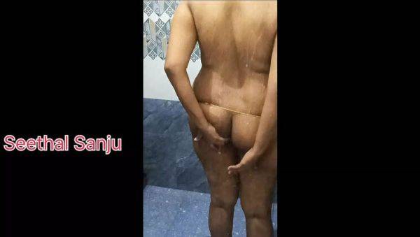 Kerala Mallu Wife Pissing & Bathing - Seethalsanju Homemade HD - xxxfiles.com - India on freevids.org