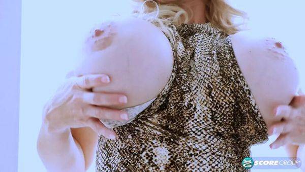 Billi Bardot Big Tits Solo Masturbation Hot Clit Play - porntry.com on freevids.org