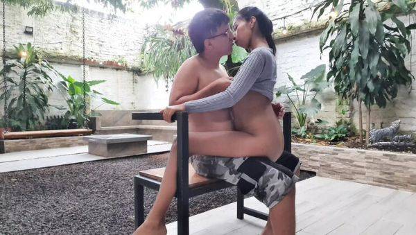 Young Latina Alexa Gets Wild Outdoor Blowjob from Older Police Officer on Patio Chair - veryfreeporn.com - Colombia on freevids.org
