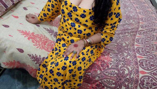 Indian Wife Cheats on Husband with Boss - First Time Hotel Sex - QueenbeautyQB - xxxfiles.com - India on freevids.org