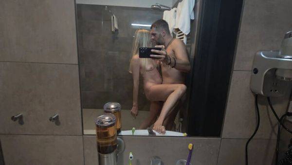 Hot Step Mom Melissa Annaliya Gets Fucked in Bathroom - Blowjob & Facial - veryfreeporn.com - Czech Republic on freevids.org