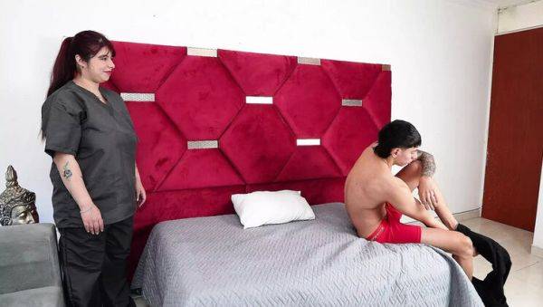 Busty Colombian Masseuse Jennie Sweet Gives Deep Throat Blowjob & Gets Cum On Tits - Homemade HD - veryfreeporn.com - Russia - Colombia on freevids.org