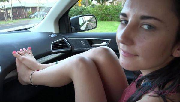 Jade loves the Waimea Canyon! - veryfreeporn.com on freevids.org