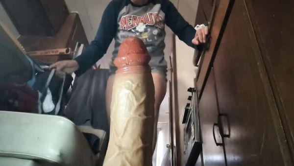 Hot Milf Jamponie Takes Huge Dildo in Her Pussy - Solo Mature Masturbation - xxxfiles.com - Britain on freevids.org