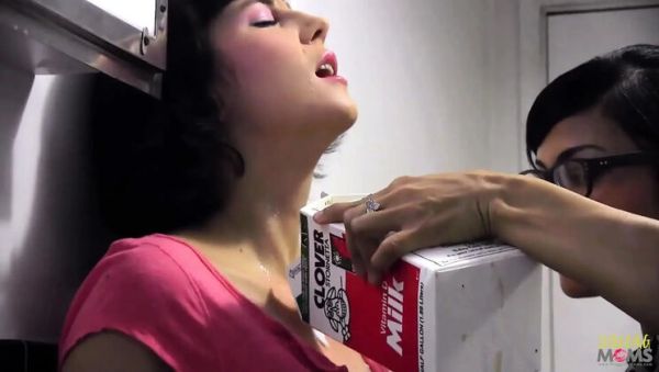 Lesbian Photographer Seduces Young Girl - Coral Aorta & Sasha Heart Fingering & Ass Eating - veryfreeporn.com - Britain on freevids.org