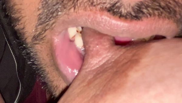 Desi Aunty Gives Shivering Handjob Massage in Bedroom - Catchybusty Big Natural Tits - veryfreeporn.com - India on freevids.org