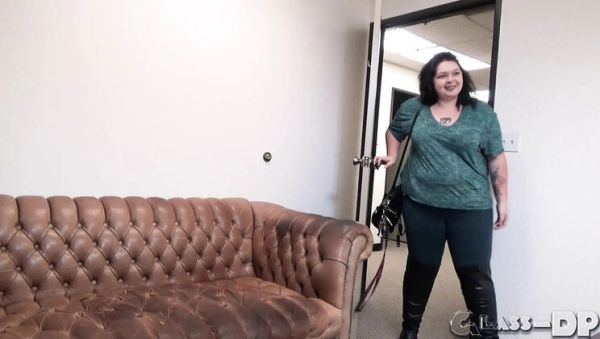 Horny BBW Teen 18 Year Old Slut Gets Casting Cumshot - Dee Bators - veryfreeporn.com - Britain - Usa on freevids.org