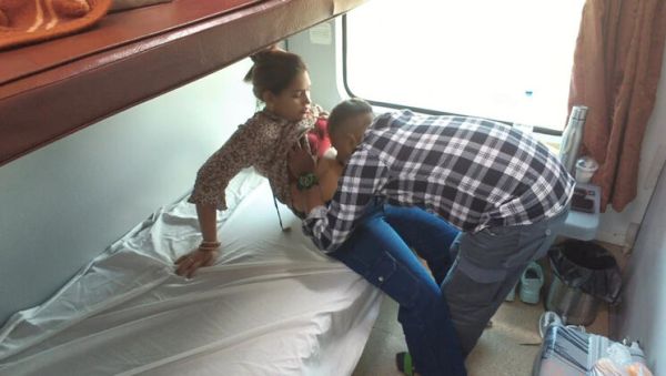 Sona Bhabhi Full Nude Train Sex - Desi Couple Hardcore Fucking Journey - veryfreeporn.com - India on freevids.org