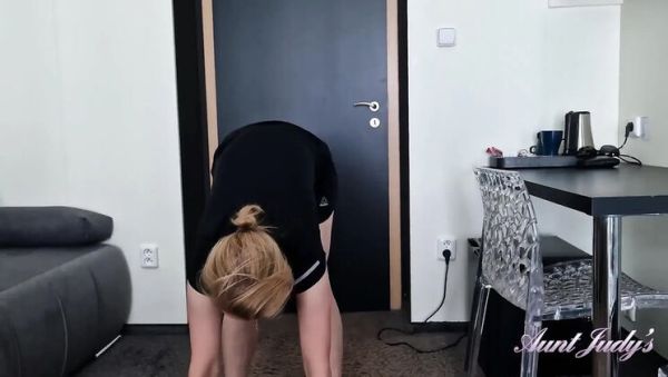 Busty Amateur MILF Wanilianna Hot Workout Solo Masturbation Orgasm - xxxfiles.com - Britain on freevids.org