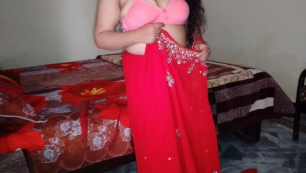Desi Indian Bhabhi in Red Saree Seduces Devar - Big Natural Tits & Big Ass - Homemade HD - veryfreeporn.com - India on freevids.org