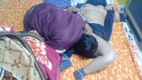 Very Beautiful - Girl Having Romance With Her Boyfriend - desi-porntube.com - India on freevids.org