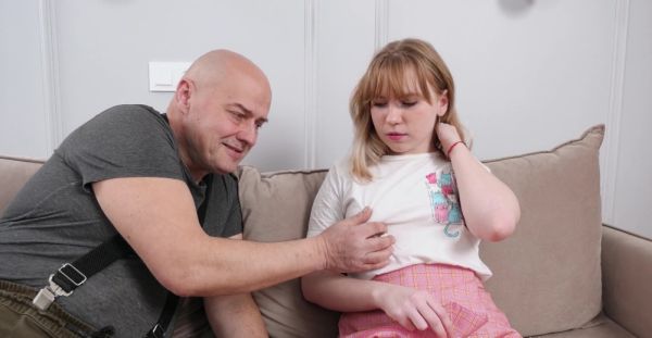 An old man fucked an Alien in missionary pose on the sofa - alphaporno.com on freevids.org