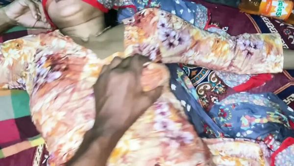 Bangladeshi Sexy Girl Vabi in Bathroom HD Video - xxxfiles.com on freevids.org