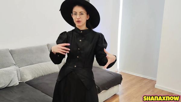 Witch Cosplay Girl Eats Your Ass and Devours Food – Amateur Fetish Video - veryfreeporn.com - Britain - Spain on freevids.org