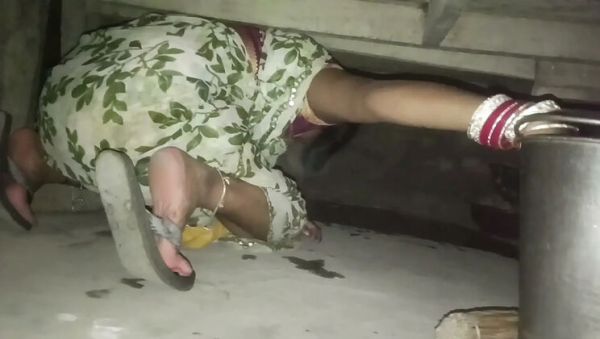 Pyari bhabhi handjob hindi audio hot desi bhabhi pani nikali - porntry.com - India on freevids.org