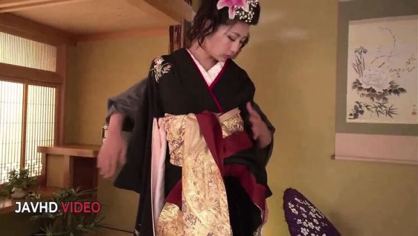 Yuna Shiratori Amazing Asian Doll Gives Mind-Blowing Blowjob - xxxfiles.com on freevids.org