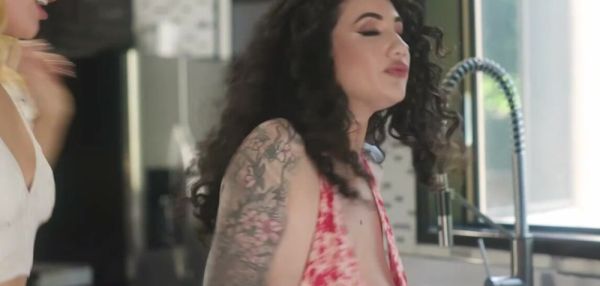 Ivy Wolfe Fulfills Her Forbidden Roommate Fantasy - A GIRL KNOWS - inxxx.com on freevids.org