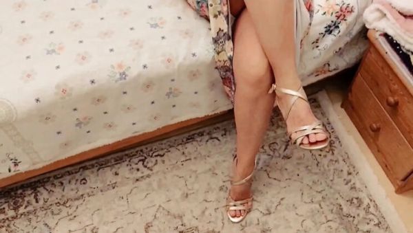 Amateur Blonde Mature Wife Foot Fetish in High Heels - porntry.com on freevids.org