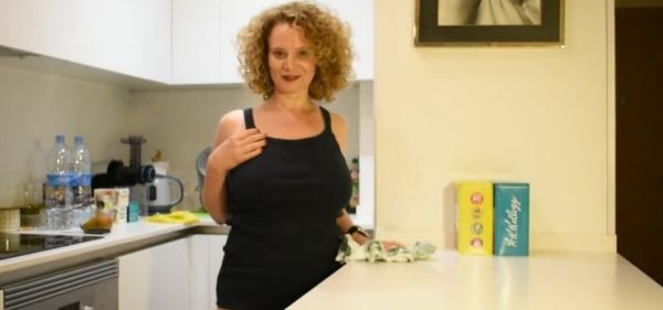 Hot milf masturbates after firing a friend - inxxx.com on freevids.org