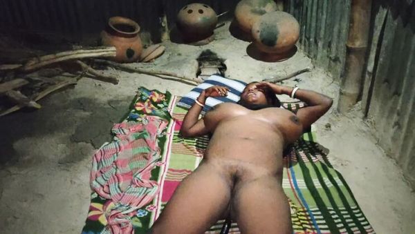 Bhabhi ko baigon se chudai ki Big Ass Indian Sex - veryfreeporn.com - Britain - India on freevids.org