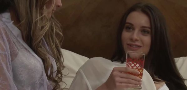 Lesbian babe fucking stepsisters big tits girlfriend - inxxx.com on freevids.org