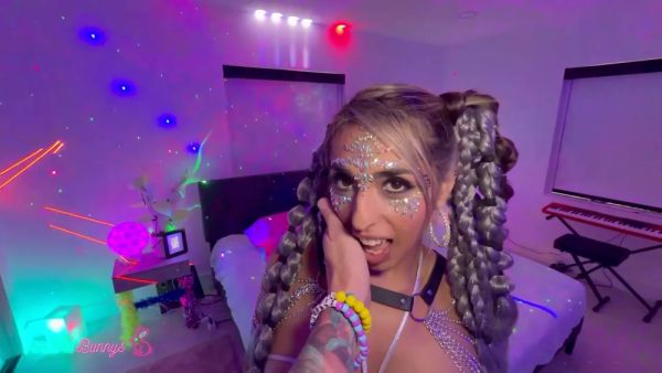 Luna Spreads Wide As Brian Drills Her Cunt Under Uv Rave Strobes! - Luna Colombiana And Brian Omally - videohdzog.com on freevids.org