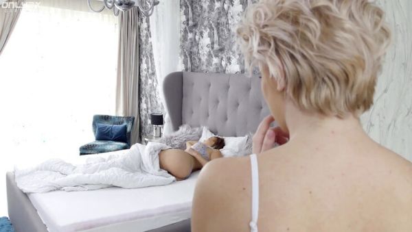 Kittina Finds Lisa for Morning Pussy Eating - xxxfiles.com - Britain on freevids.org