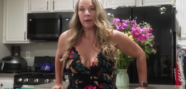 StepMom Gets Even With Husband And Cheats With Stepson - inxxx.com on freevids.org