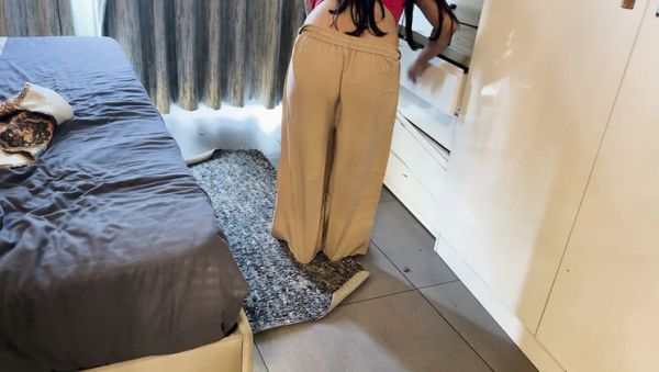 Desi Girl Roommate Ko Sex Ke Liye Force Kiya - WildDesiPair Blowjob Cumshot - xxxfiles.com - India on freevids.org